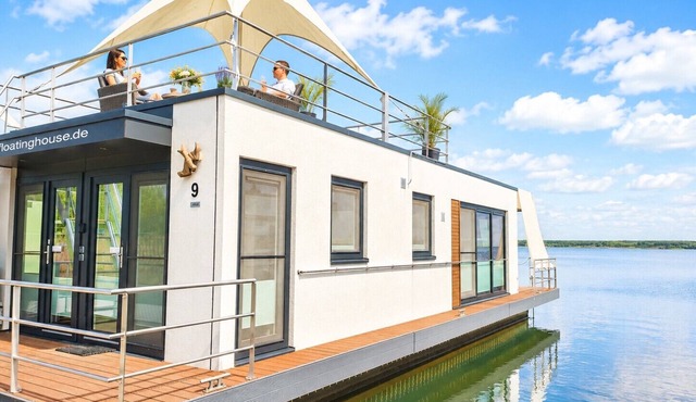 Floatinghouse Milan: Lake view, terrace & time out in the Spreewald