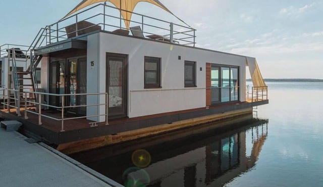 Floatinghouse Möweninsel: fantastic lake view with terrace