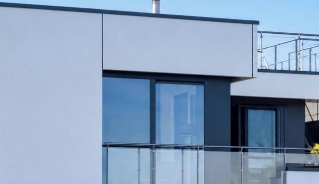 Floatinghouse Meerkraft: wellness on the lake with lake view and terrace