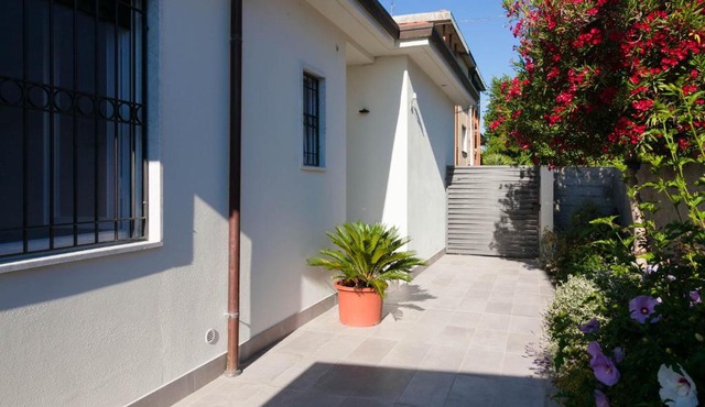 Flora Home