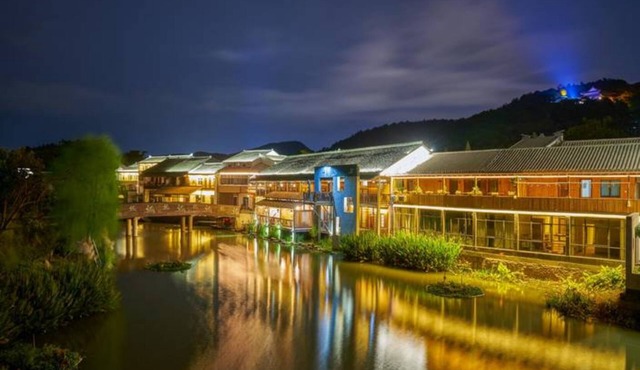 Floral Hotel Deqing Qinzizaiju