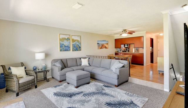 Florida Getaway - Balconies, Grill & Near Beaches!