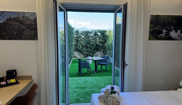 Floris Hotel