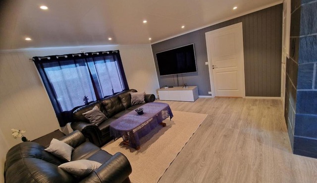Flott Loftsleilighet for overnatting på Longva