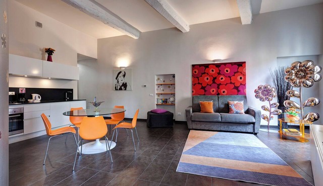 Flowers' Suite, 1 bedroom, in the core of the center!