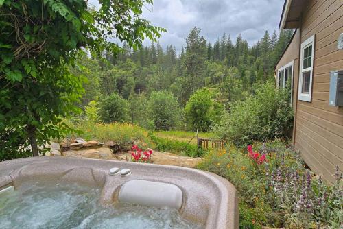 Flume-Side Cottage