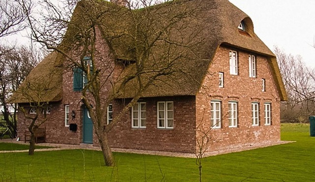Föhrhaus, detached house, articulated turning