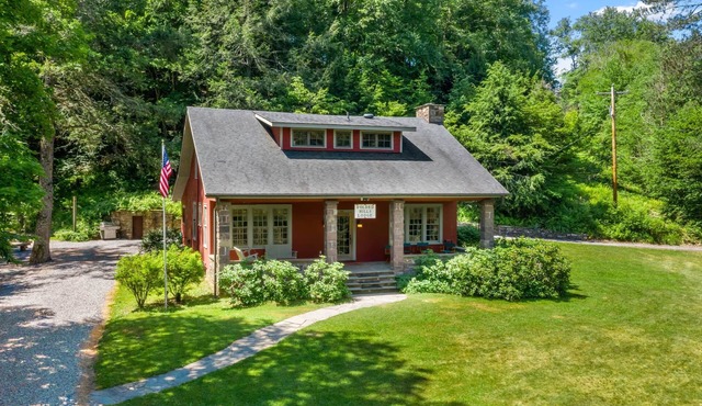 Folded Hills Lodge and Private Park