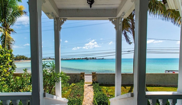 Folly & Guest House 6 Bedroom Home