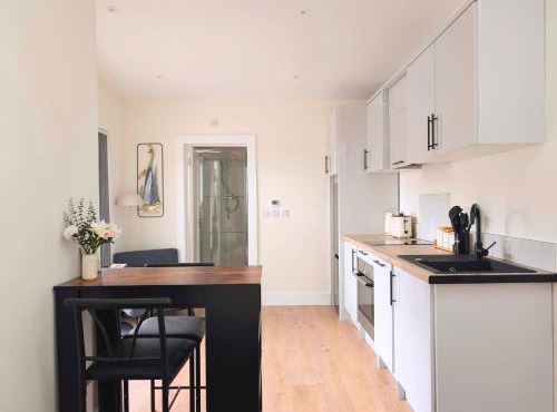 Foothills Haven - Private Garden Apartment near Luas & Trails
