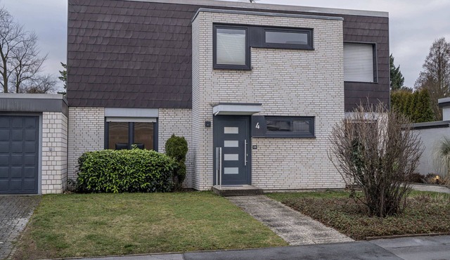 FOR 2, kitchen, queen-size bed, fast internet