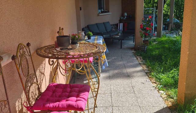For a quiet stay with its own entrance.