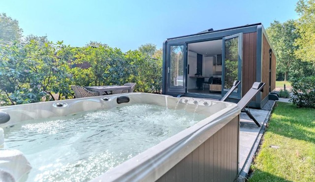 Forest Cabin with Jacuzzi 2 persons #742