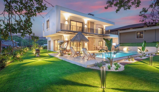 Forest Haven: Villa With Pool