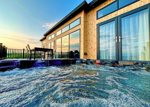 Forest Hills Lodges