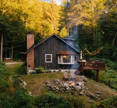 Forest Mountain Escape- Beautiful Mountaintop Escape in Mendon, VT, 20 min to Killington 14 to Pico, home