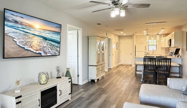 Forest Park – 2BR Pool, Clubhouse & Beaches