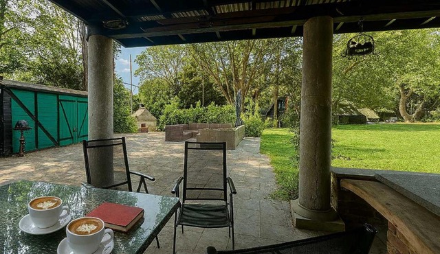 Forest Studio Apt free gated Parking on 2 acres Garden