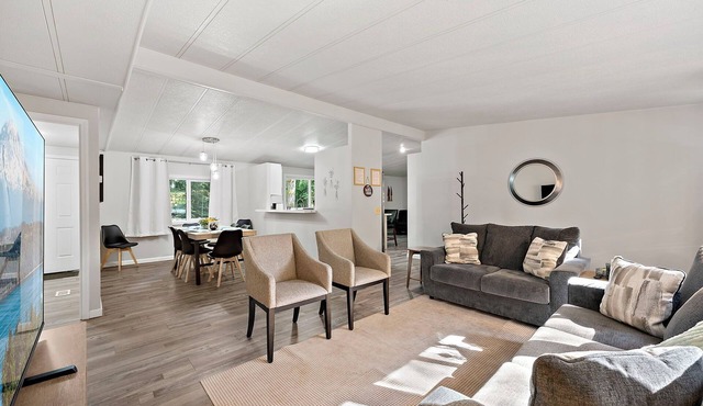 Forest Trails 4BR-2BA Home in Olalla, great for families