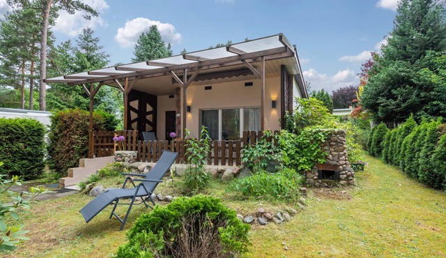 Forest Whisper: Terrace, Private Garden & Air Conditioning