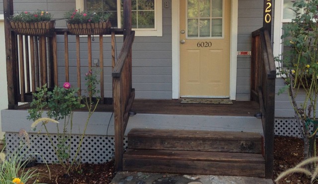 Foresthill Getaway is located in town and close to many wedding sites.