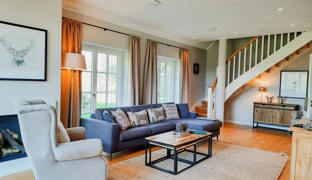 Forestry chic: flat with lake and forest view