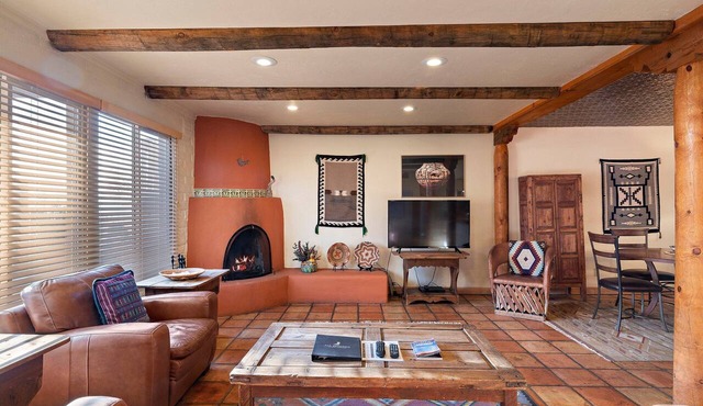Fort Marcy 98 | Walk to Plaza | Kiva Fireplace | Full Kitchen | Hot Tub | Pool | End Unit | 2 Levels