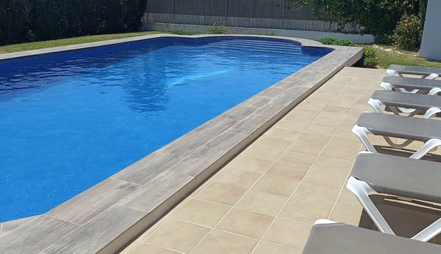 Four Bed Villa, Private 10.5m Pool, Bedroom A/C, Private Grounds, WiFi Available