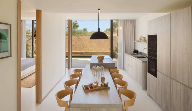 Four Bedroom Residence With Private Pool And Resort Access