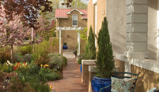 Four Kachinas Bed & Breakfast Inn