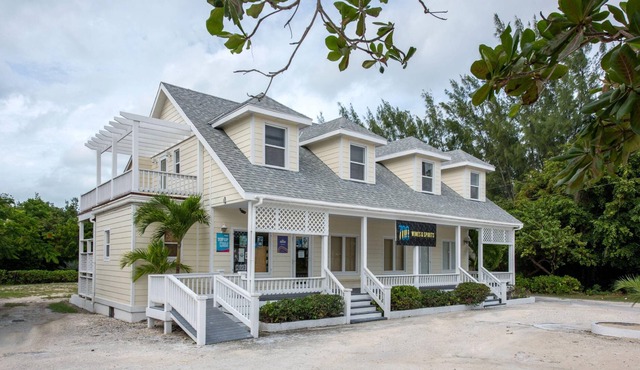 Four Points Suite by Eleuthera Vacation Rentals