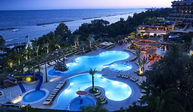Four Seasons Hotel
