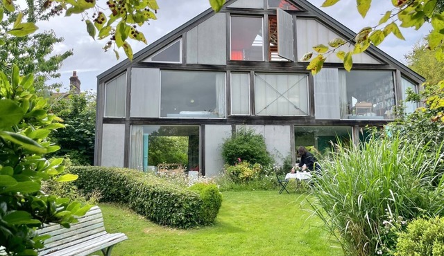 FOUR SEASONS HOUSE