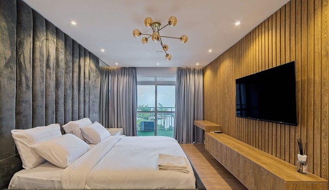 Four Tower Hotel And Suites