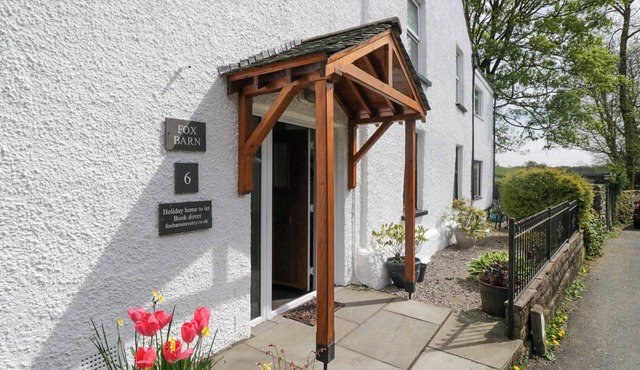 FOX BARN, pet friendly, character holiday cottage in Staveley