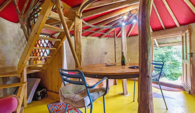 Fox Cabin: Unique Cabin with Mountain Views
