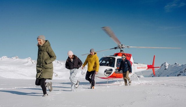 Fox Glacier: 25-Minute Helicopter Flight with Snow Landing