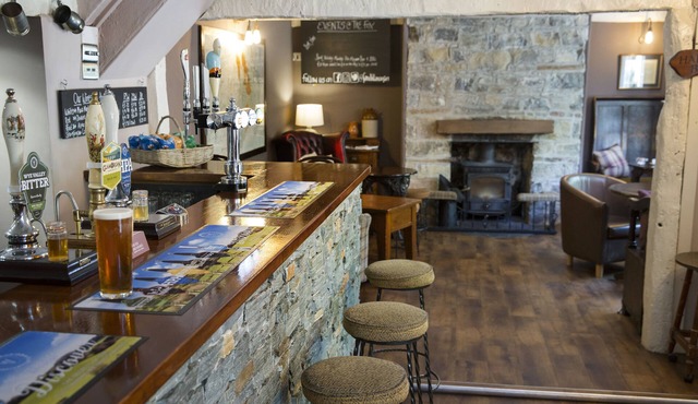 Fox & Hounds