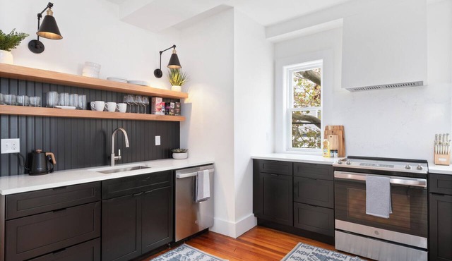 Fox Point 3BR - Near Brown, RISD & Downtown