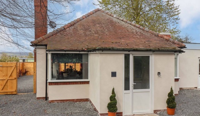 Fox Retreat, Sherburn