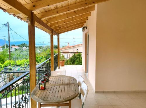 Fox's Den - Alepochori's Sea & Mountain View Balcony!