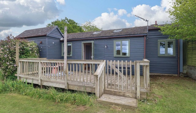 FOXGLOVE, pet friendly, country holiday cottage in Houghton
