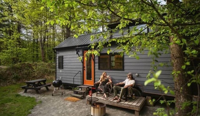 Foxglove Tiny House - a modern tiny getaway