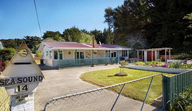 Foxton Beach Cottage