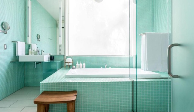 Frame Hotel - Treehouse