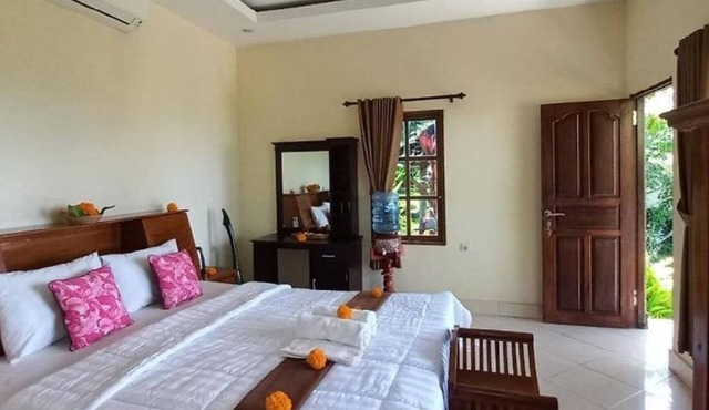 Frangipani Inn & Restaurant