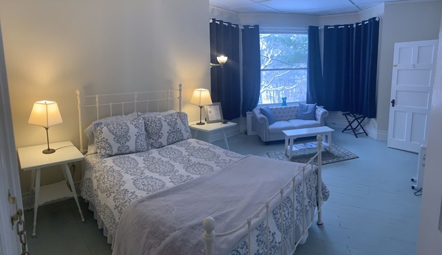 Franklin Manor - Queen Suite