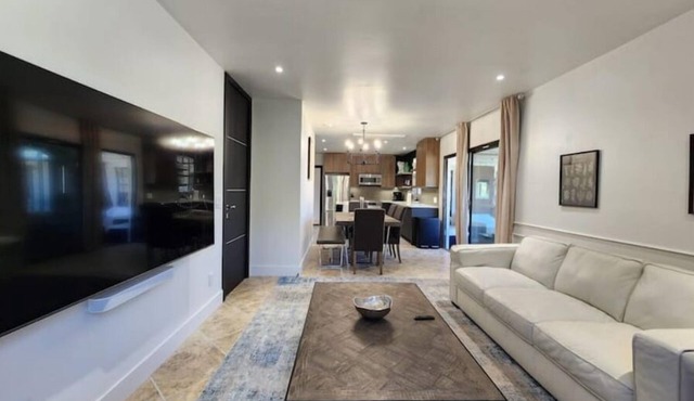 Franklyn Luxe - 2 min walk to Beach & Dining
