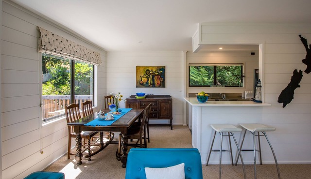 Franks Treehouse - Oneroa Holiday Home
