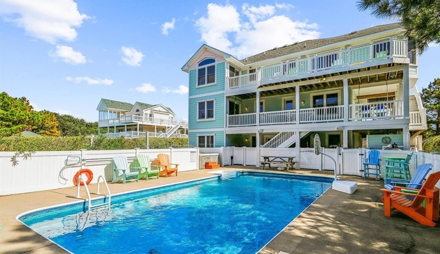 FREE 1:00 Check in! Private pool, game room, hot tub! EXQUISITE UPSCALE Decor!